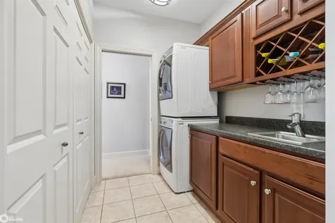 5582 Chip Shot Drive Burlington IA 52601