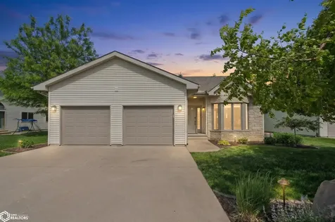 5582 Chip Shot Drive Burlington IA 52601