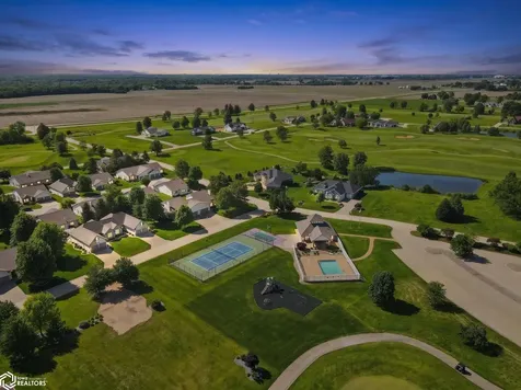 5582 Chip Shot Drive Burlington IA 52601