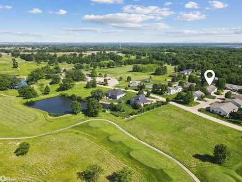 5582 Chip Shot Drive Burlington IA 52601