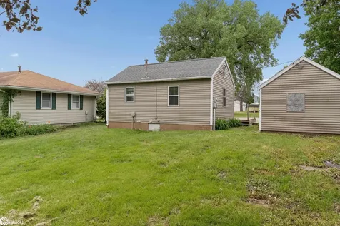 335 E L Street Forest City IA 50436