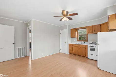 335 E L Street Forest City IA 50436