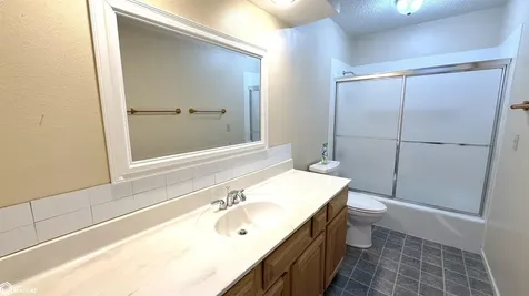 501 S Tennessee Place Mason City IA 50401