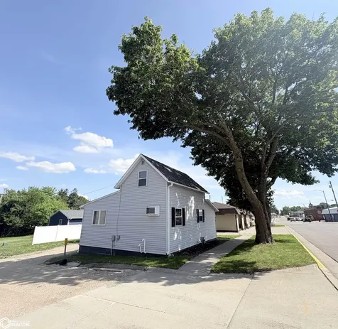 215 N 4th Street Forest City IA 50436