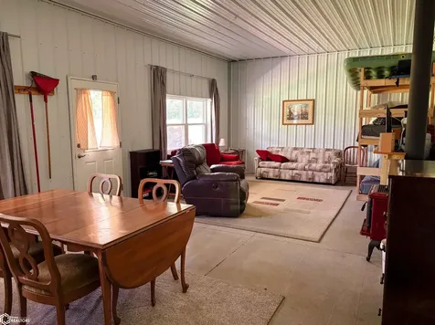 1726 150th Avenue Manchester IA 52057