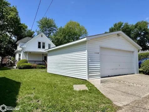 1008 S 8th Street Burlington IA 52601