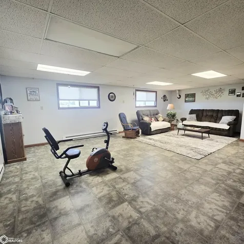 1307 Irvine Avenue New Sharon IA 50207