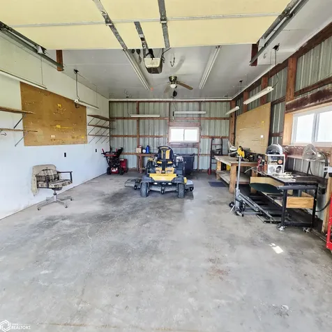 1307 Irvine Avenue New Sharon IA 50207