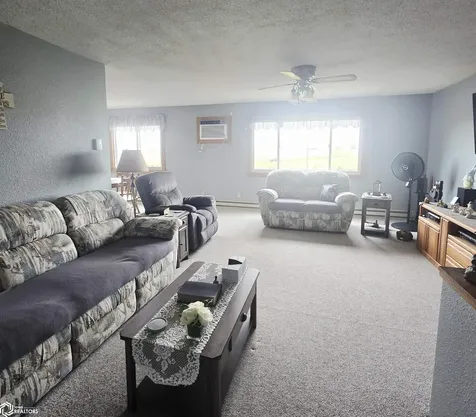 1307 Irvine Avenue New Sharon IA 50207