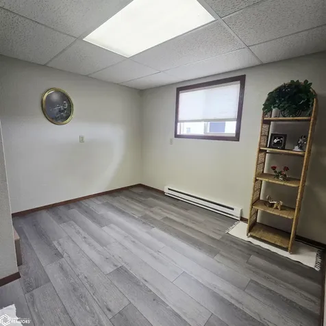 1307 Irvine Avenue New Sharon IA 50207
