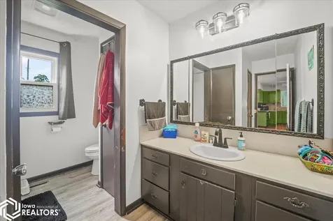 714 2nd Avenue Ackley IA 50601