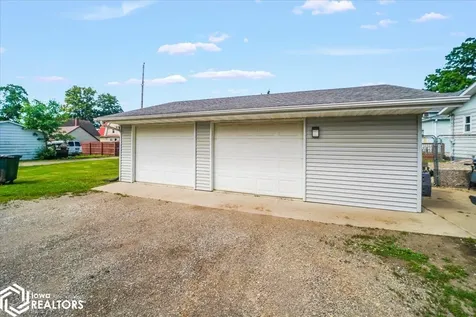 714 2nd Avenue Ackley IA 50601