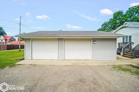714 2nd Avenue Ackley IA 50601
