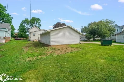 714 2nd Avenue Ackley IA 50601