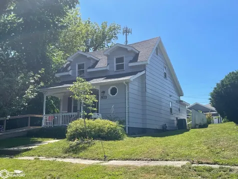 803 Center Street Grinnell IA 50112
