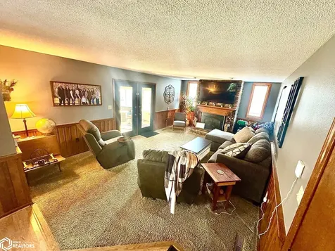 2709 Regina Drive Burlington IA 52601