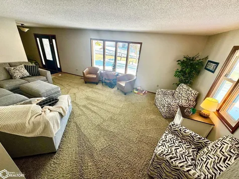 2709 Regina Drive Burlington IA 52601