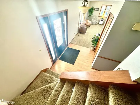 2709 Regina Drive Burlington IA 52601