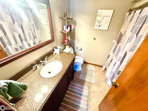 2709 Regina Drive Burlington IA 52601