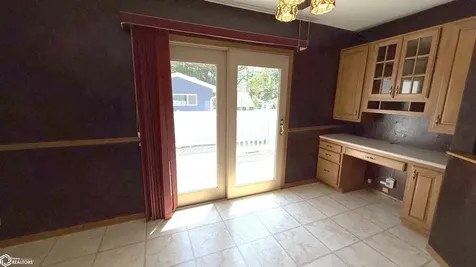 715 4th Street NW Nora Springs IA 50458