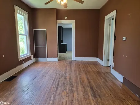 1318 West Street Grinnell IA 50112