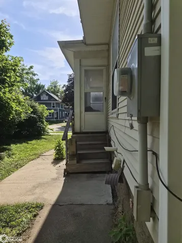 1318 West Street Grinnell IA 50112