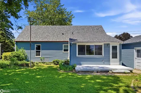 1132 Ann Street Grinnell IA 50112-1732