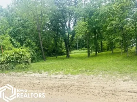 206 Woodland Road Montezuma IA 50171