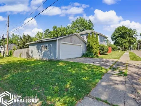 401 N Walnut Street N New London IA 52645