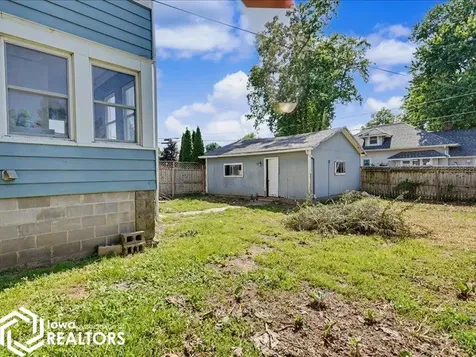 401 N Walnut Street N New London IA 52645