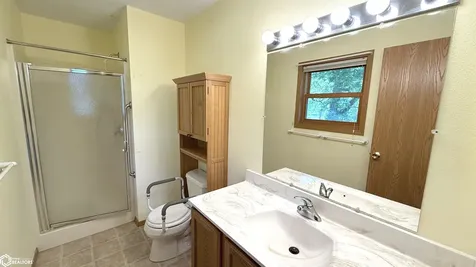 734 N Carolina Avenue Mason City IA 50401