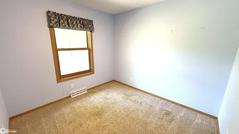 734 N Carolina Avenue Mason City IA 50401