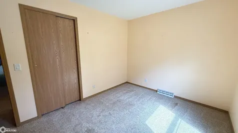 734 N Carolina Avenue Mason City IA 50401
