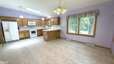 734 N Carolina Avenue Mason City IA 50401