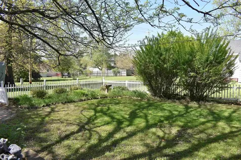 916 3rd Avenue Ackley IA 50601