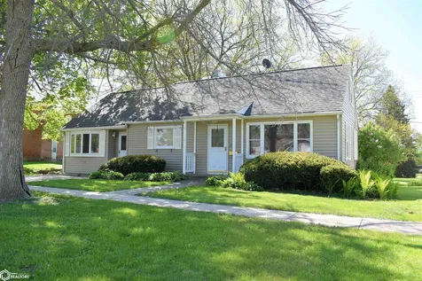 916 3rd Avenue Ackley IA 50601
