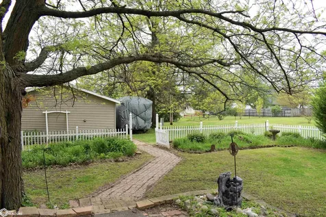 916 3rd Avenue Ackley IA 50601
