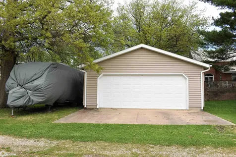 916 3rd Avenue Ackley IA 50601
