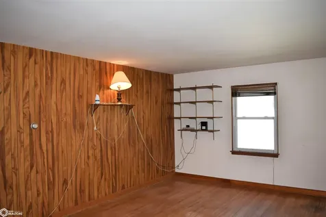 916 3rd Avenue Ackley IA 50601