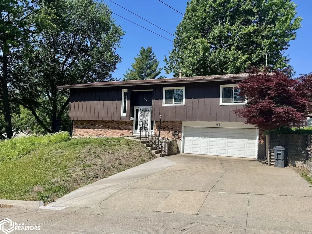 156 Crestview Drive Burlington IA 52601