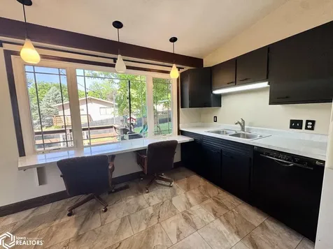 156 Crestview Drive Burlington IA 52601