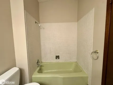 156 Crestview Drive Burlington IA 52601