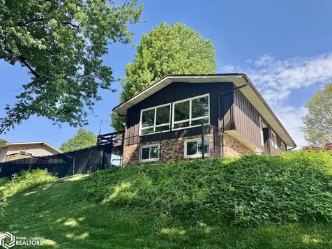 156 Crestview Drive Burlington IA 52601