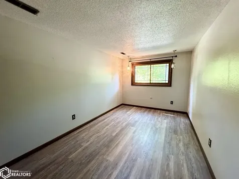156 Crestview Drive Burlington IA 52601