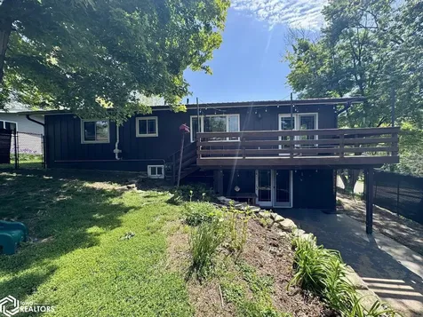 156 Crestview Drive Burlington IA 52601