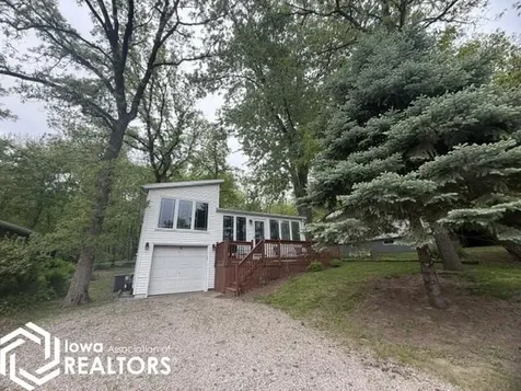 6183 NE Lakeshore Drive Brooklyn IA 52211