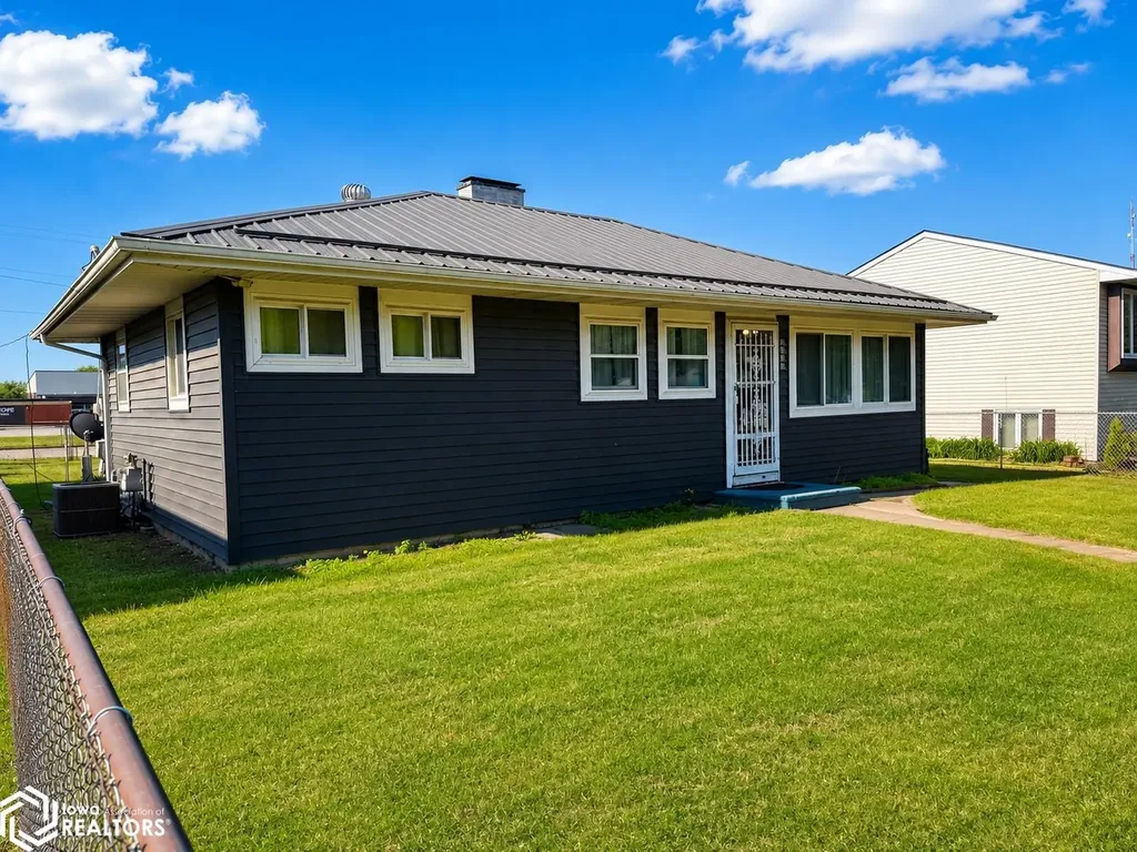 3308 Avenue J Fort Madison IA 52627