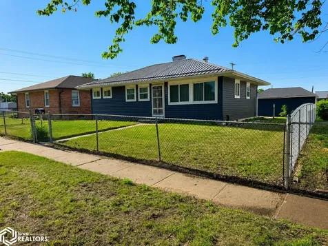 3308 Avenue J Fort Madison IA 52627