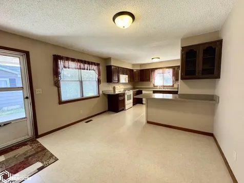 197 Crestview Drive Burlington IA 52601