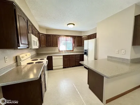 197 Crestview Drive Burlington IA 52601